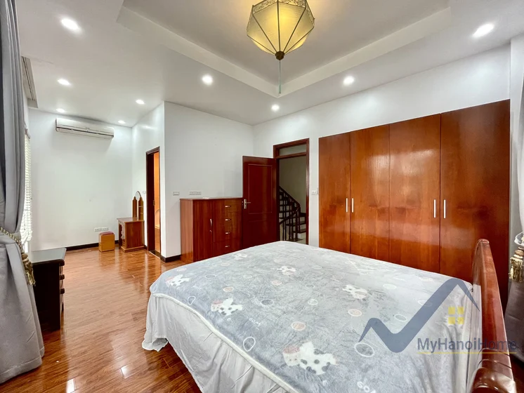 Xem ảnh 6: Ảnh 6: Thuê song lập biệt thự Vinhomes Riverside khu Hoa Sữa