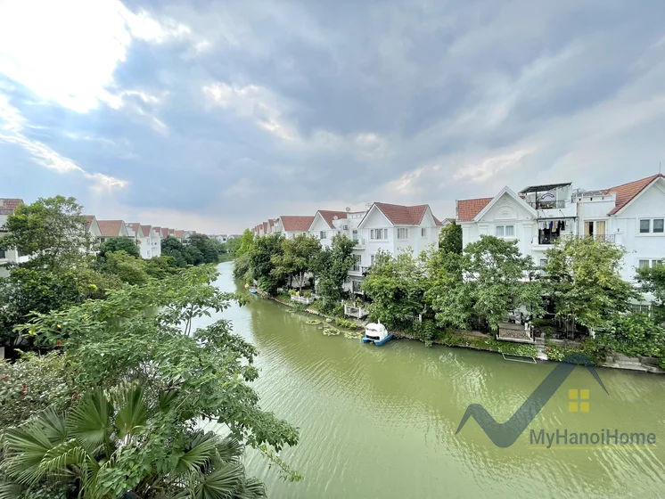 Xem ảnh 12: Ảnh 12: Thuê song lập biệt thự Vinhomes Riverside khu Hoa Sữa