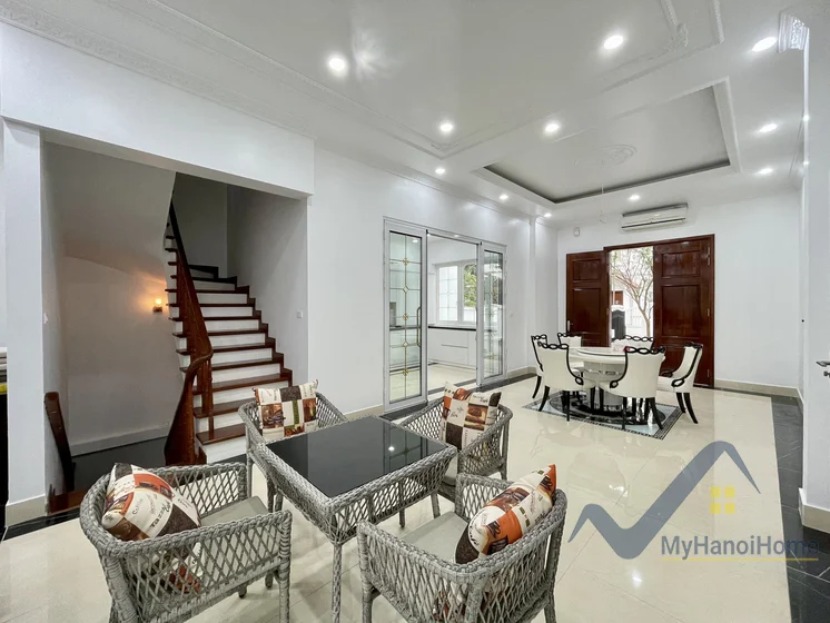 Xem ảnh 17: Ảnh 17: Thuê song lập biệt thự Vinhomes Riverside khu Hoa Sữa
