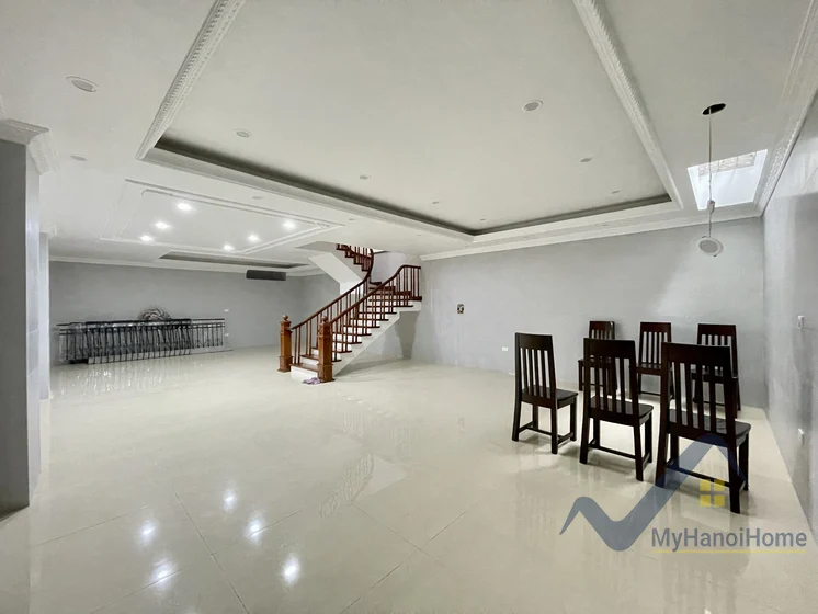 Xem ảnh 19: Ảnh 19: Thuê song lập biệt thự Vinhomes Riverside khu Hoa Sữa