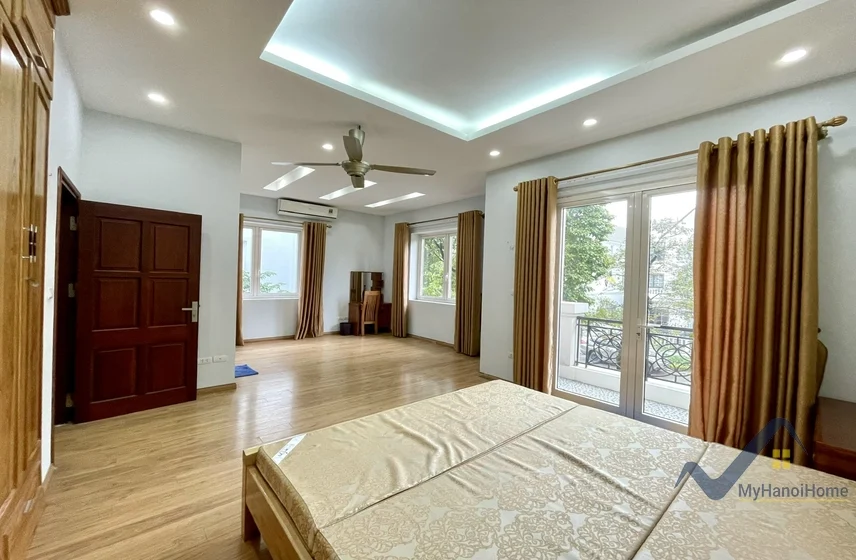 Xem ảnh 4: Ảnh 4: Vinhomes Riverside: Biệt thự cho thuê 4 phòng ngủ full nội thất