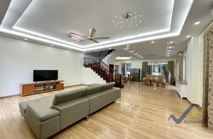 Xem ảnh 10: Ảnh 10: Vinhomes Riverside: Biệt thự cho thuê 4 phòng ngủ full nội thất