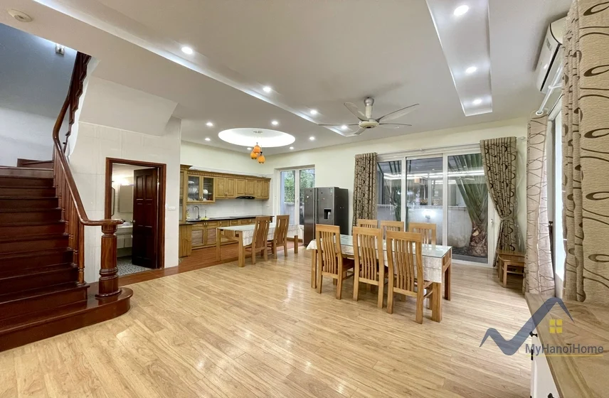 Xem ảnh 12: Ảnh 12: Vinhomes Riverside: Biệt thự cho thuê 4 phòng ngủ full nội thất