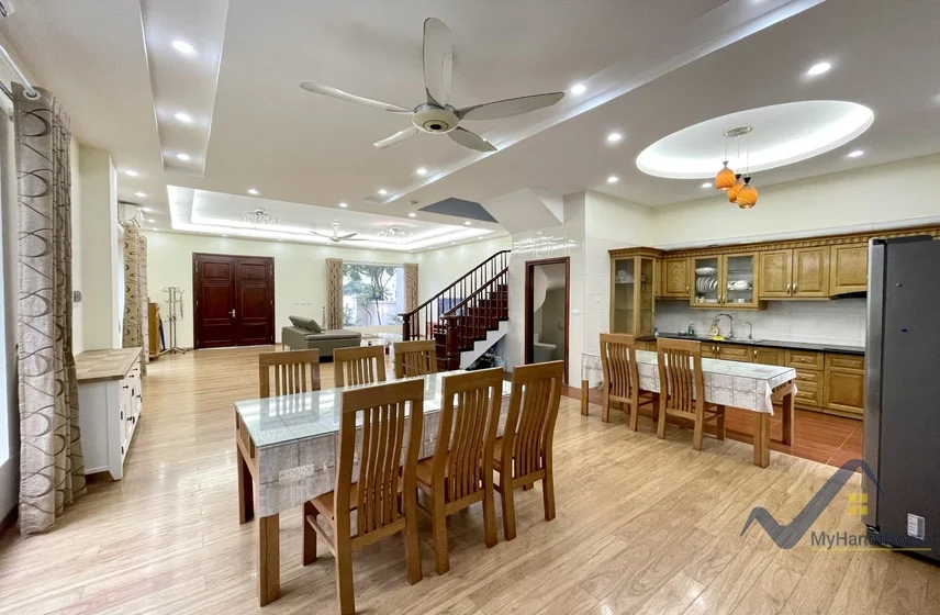 Xem ảnh 13: Ảnh 13: Vinhomes Riverside: Biệt thự cho thuê 4 phòng ngủ full nội thất