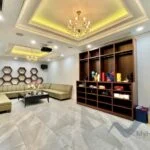 Xem ảnh 9: Ảnh 9: Biệt thự Vinhomes Riverside cho thuê đơn lập, thang máy