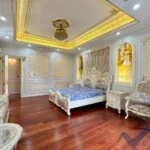 Xem ảnh 13: Ảnh 13: Thuê biệt thự đơn lập Vinhomes Harmony, full nội thất tân cổ điển