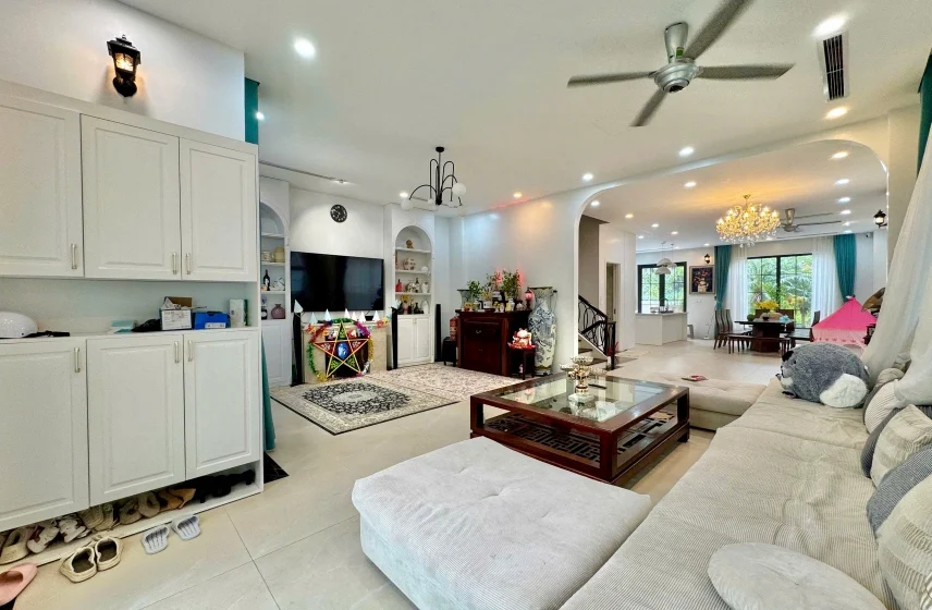 Ảnh 1: Biệt thự Vinhomes Riverside cho thuê song lập 4PN đủ đồ