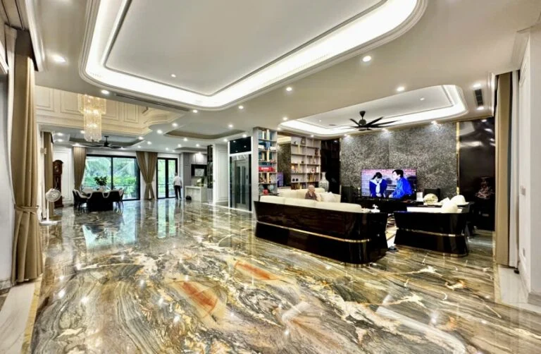 Biệt thự đơn lập Vinhomes Riverside 2 cho thuê thang máy full