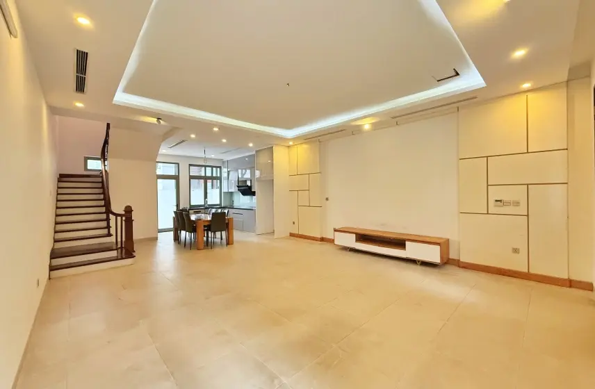 Ảnh 1: Thuê liền kề Vinhomes Riverside 2 nội thất cơ bản khu Nguyệt Quế