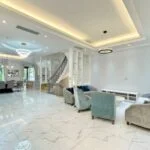 Xem ảnh 1: Biệt thự Bằng Lăng Vinhomes Riverside cho thuê full nội thất