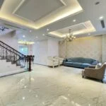 Xem ảnh 1: Biệt thự cho thuê tại KĐT Vinhomes Riverside gần BIS, có nội thất