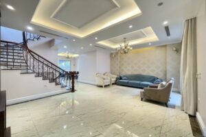 Biệt thự cho thuê tại KĐT Vinhomes Riverside gần BIS, có nội thất