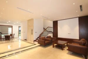 Biệt thự cho thuê Vinhomes Riverside 4 phòng ngủ có thang máy
