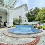Xem ảnh 1: Biệt thự cho thuê Vinhomes Riverside đơn lập, có bể bơi, thang máy