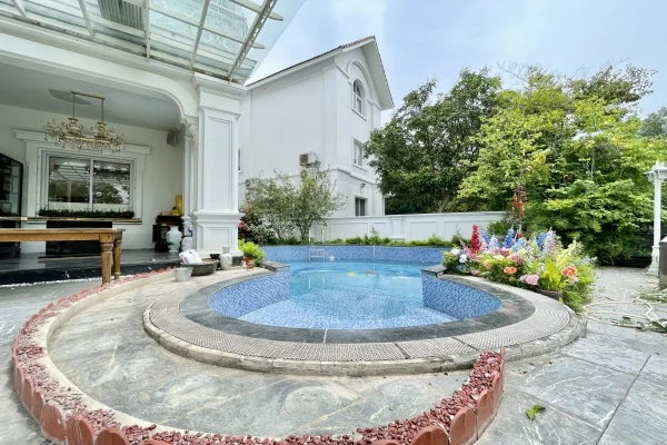 Biệt thự cho thuê Vinhomes Riverside đơn lập, có bể bơi, thang máy