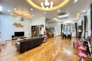 Ảnh VH526: Biệt thự cho thuê Vinhomes Riverside đủ nội thất gồm 3PN