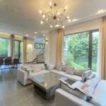Xem ảnh 1: Biệt thự cho thuê Vinhomes Riverside khu yên tĩnh, full đồ 3 phòng ngủ