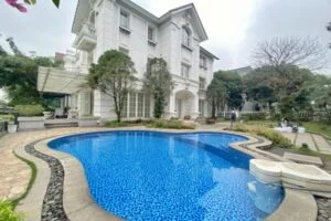Biệt thự có bể bơi cho thuê tại Vinhomes Riverside, 4PN