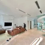 Xem ảnh 1: Biệt thự có thang máy cho thuê Vinhomes Riverside nội thất hiện đại