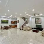 Xem ảnh 1: Biệt thự đủ đồ cho thuê tại Hoa Phượng Vinhomes Riverside