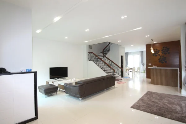 Biệt thự Hoa Sữa Vinhomes Riverside cho thuê đủ đồ
