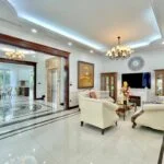 Xem ảnh 1: Biệt thự song lập Vinhome Riverside đủ đồ có thang máy cho thuê