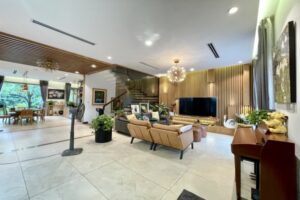 Biệt thự song lập Vinhomes Riverside cho thuê đủ đồ gần BIS