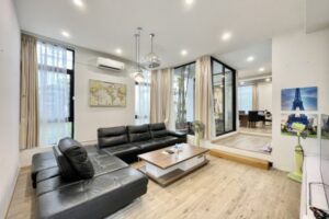 Biệt thự song lập Vinhomes Riverside cho thuê đủ nội thất