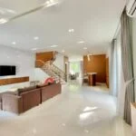 Xem ảnh 1: Biệt thự Vinhomes Riverside cho thuê, căn song lập full đồ