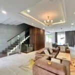 Xem ảnh 1: Biệt thự Vinhomes Riverside cho thuê căn song lập, gần sân Golf