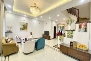 Ảnh VH353: Biệt thự Vinhomes Riverside cho thuê, có tầng hầm và sân vườn