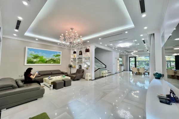Biệt thự Vinhomes Riverside cho thuê gần vườn hoa, công viên