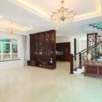 Xem ảnh 1: Cần bán biệt thự đơn lập Vinhomes Riverside đã hoàn thiện đẹp