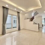 Xem ảnh 1: Cần cho thuê biệt thự song lập Vinhomes Riverside không đồ 4PN