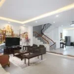 Xem ảnh 1: Cho thuê biệt thự song lập Vinhomes Riverside gần bể bơi