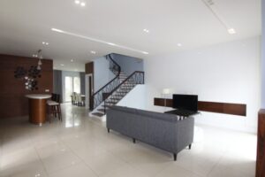 Cho thuê biệt thự song lập Vinhomes Riverside Hoa Sữa có đồ