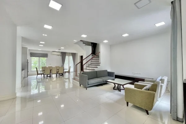 Cho thuê biệt thự Vinhomes Riverside Hoa Sữa full, 04PN