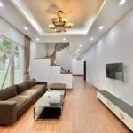 Xem ảnh 1: Cho thuê biệt thự Vinhomes Riverside Hoa Sữa, full nội thất gần sân Golf