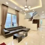 Xem ảnh 1: Cho thuê biệt thự Vinhomes Riverside, song lập full nội thất