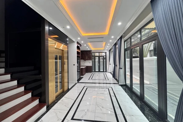 Cho thuê biệt thự Vinhomes Riveside Harmony có thang máy 4PN