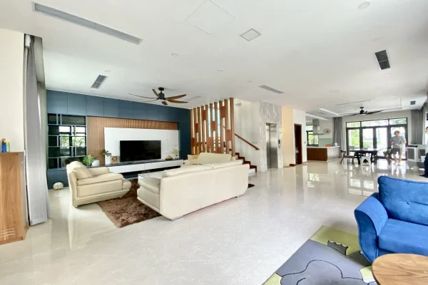 Cho thuê đơn lập Vinhomes Riverside phong cách hiện đại, full đồ