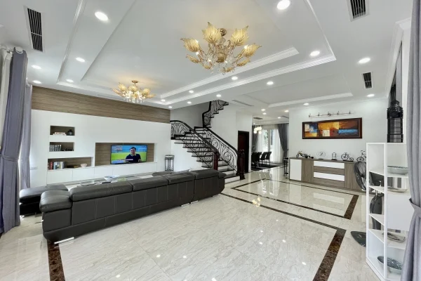 Cho thuê nhà liền kề Vinhome Riverside Long Biên full đồ