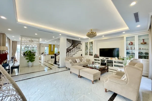 Cho thuê nhà liền kề Vinhomes Riverside 4 phòng ngủ