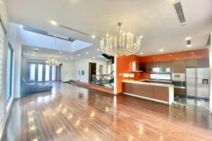 Ảnh VH392: Cho thuê nhà Vinhomes Riverside 4 phòng ngủ có thang máy