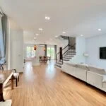 Xem ảnh 1: Cho thuê song lập Vinhomes Riverside biệt thự full đồ