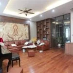 Xem ảnh 1: Cho thuê song lập Vinhomes Riverside gần trường BIS và Almaz