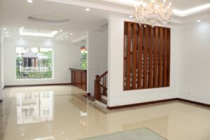 Cho thuê song lập Vinhomes Riverside không đồ Hoa Lan
