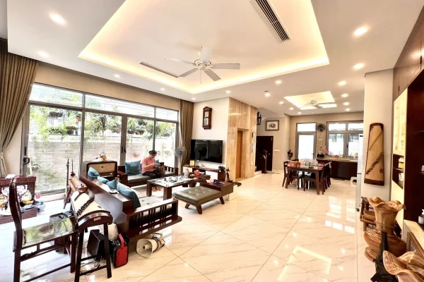 Biệt thự Vinhomes Harmony gần Vinschool cho thuê có thang máy