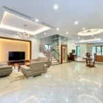 Xem ảnh 1: Thuê biệt thự đơn lập Vinhomes Riverside gần trường BIS và Almaz, full đồ