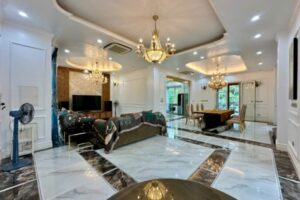Thuê biệt thự đơn lập Vinhomes Riverside sân vườn rộng
